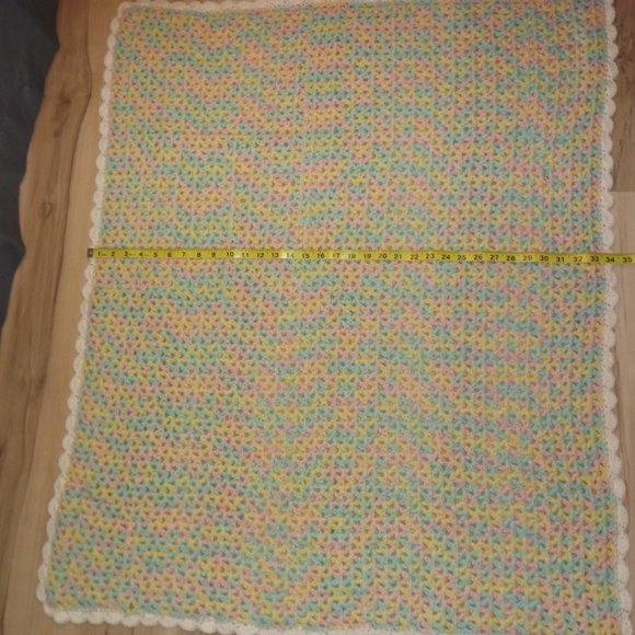 Hand crafted knitted baby blanket soft pink, blue and yellow - Picture 2 of 6